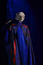 Gandarr, der H�ter des Waldes, erscheint. (C) by Cassiopeia Theater