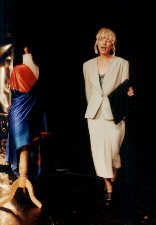 Nach der Show. Barbara kommt nach Hause