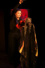 Doch Kastschei entdeckt den Vogel. (C) by Cassiopeia Theater