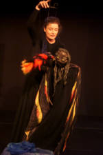 Der Feuervogel sing Kastschei in den Schlaf. (C) by Cassiopeia Theater