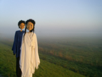 Tsuru und Jutaro im Fr�hnebel. (C) by Cassiopeia Theater