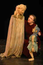 Die Elfenk�nigin erteilt Mimi einen Auftrag  (C) Cassiopeia TheaterVerlag Mierke