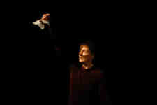 Birlibi warnt alle Wesen im Elfenreich  (C) Cassiopeia TheaterVerlag Mierke