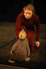 Ein merkw�rdiges Wesen erscheint. (C) Cassiopeia TheaterVerlag Mierke